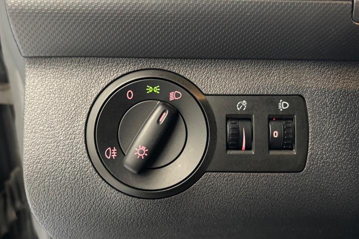 Grå VW Caddy fra 2012