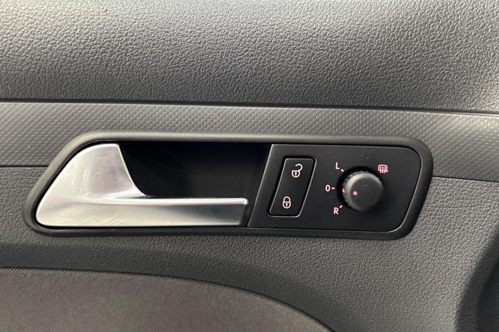 Grå VW Caddy fra 2012
