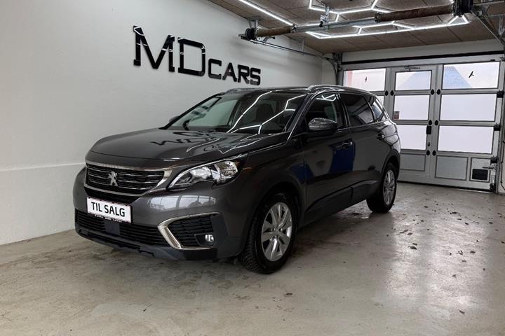 Grå Peugeot 5008 fra 2018