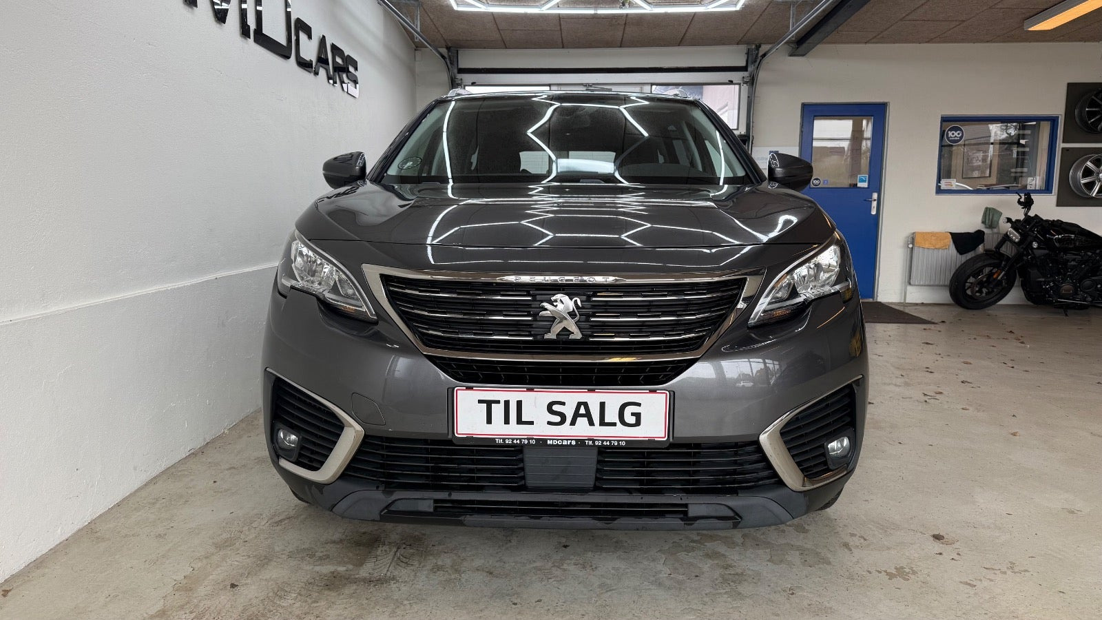 Grå Peugeot 5008 fra 2018