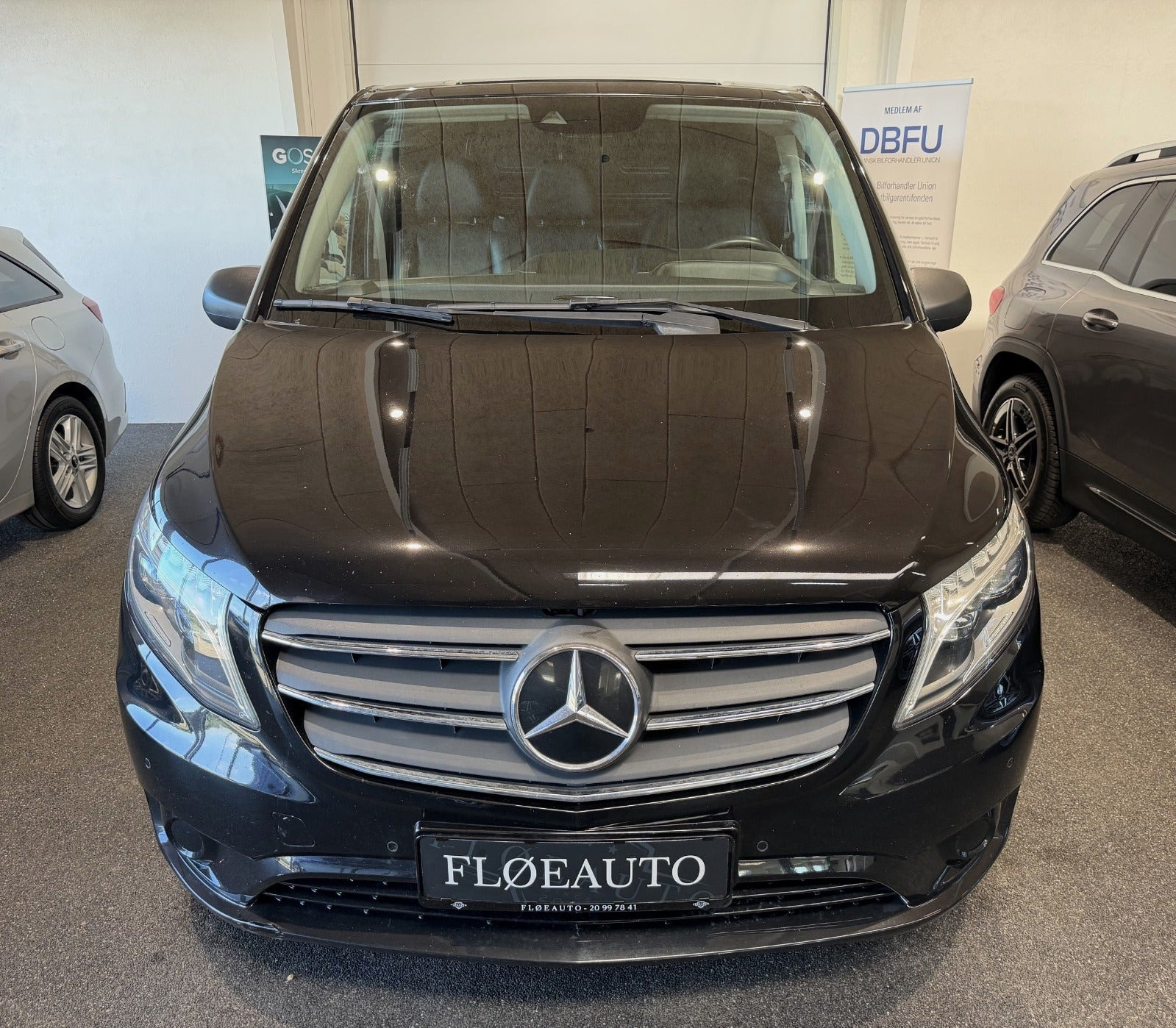 Sort Mercedes Vito 119 fra 2020