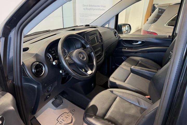 Sort Mercedes Vito 119 fra 2020