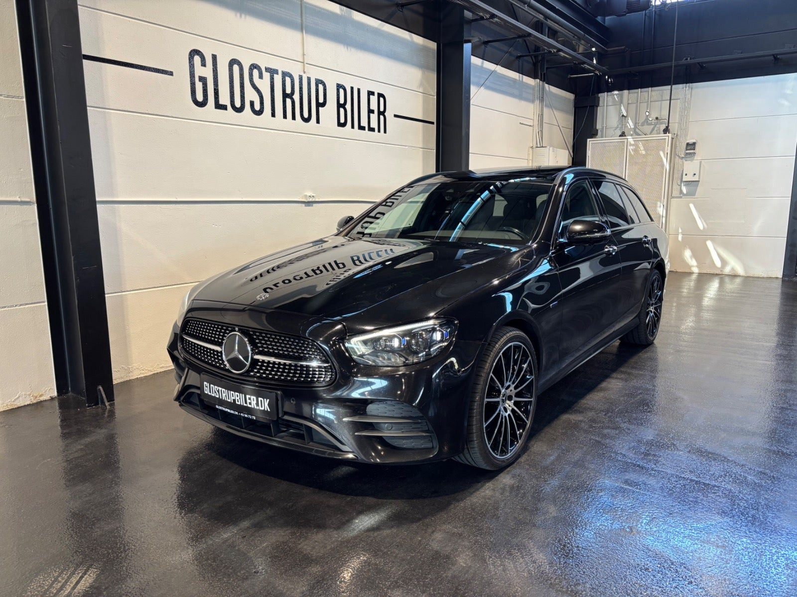 Mercedes E300 de 2,0 AMG Line Night Edition stc. aut.