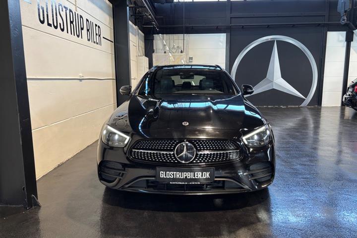 Sort Mercedes E300 de fra 2021