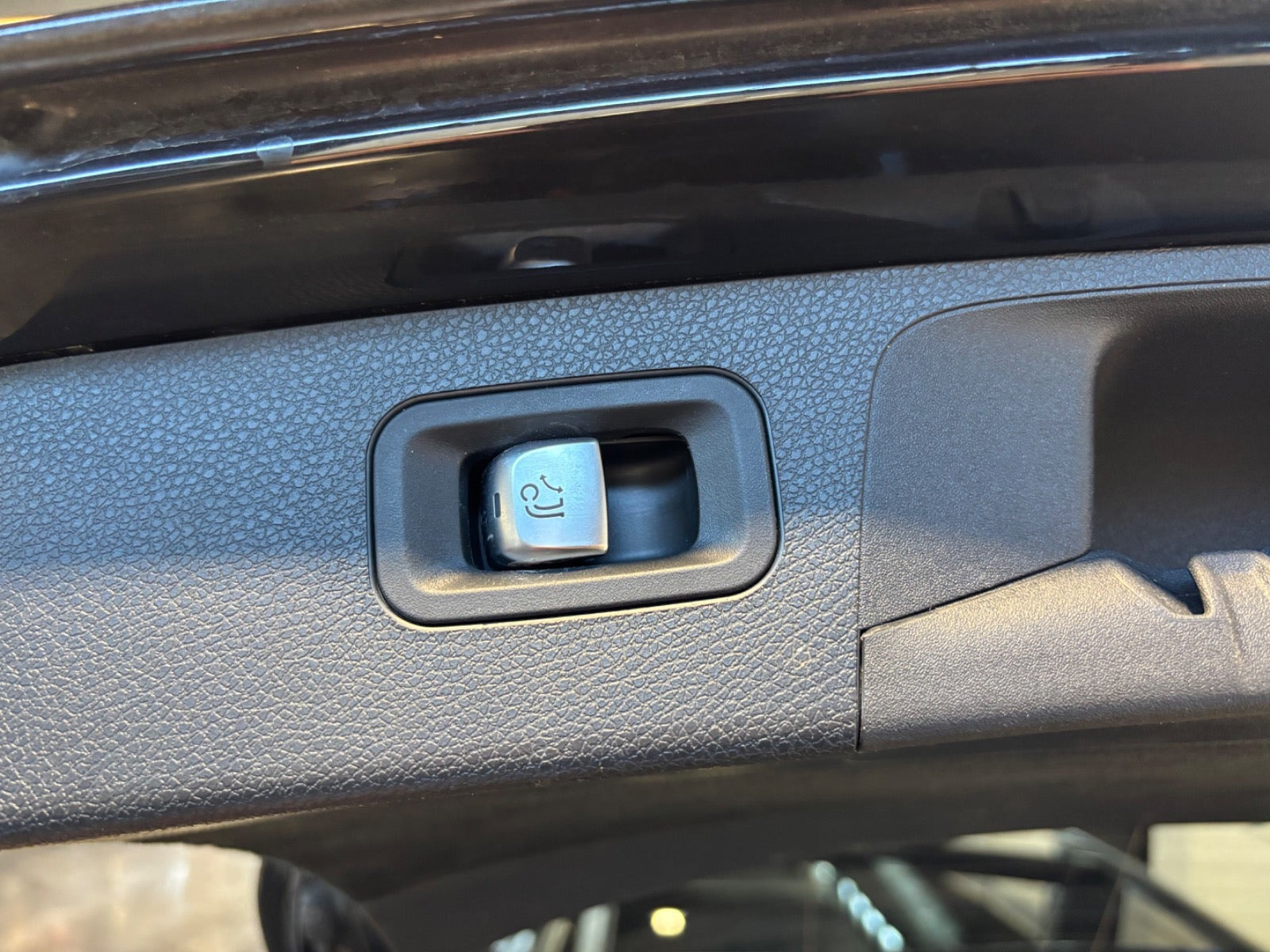 Sort Mercedes E300 de fra 2021