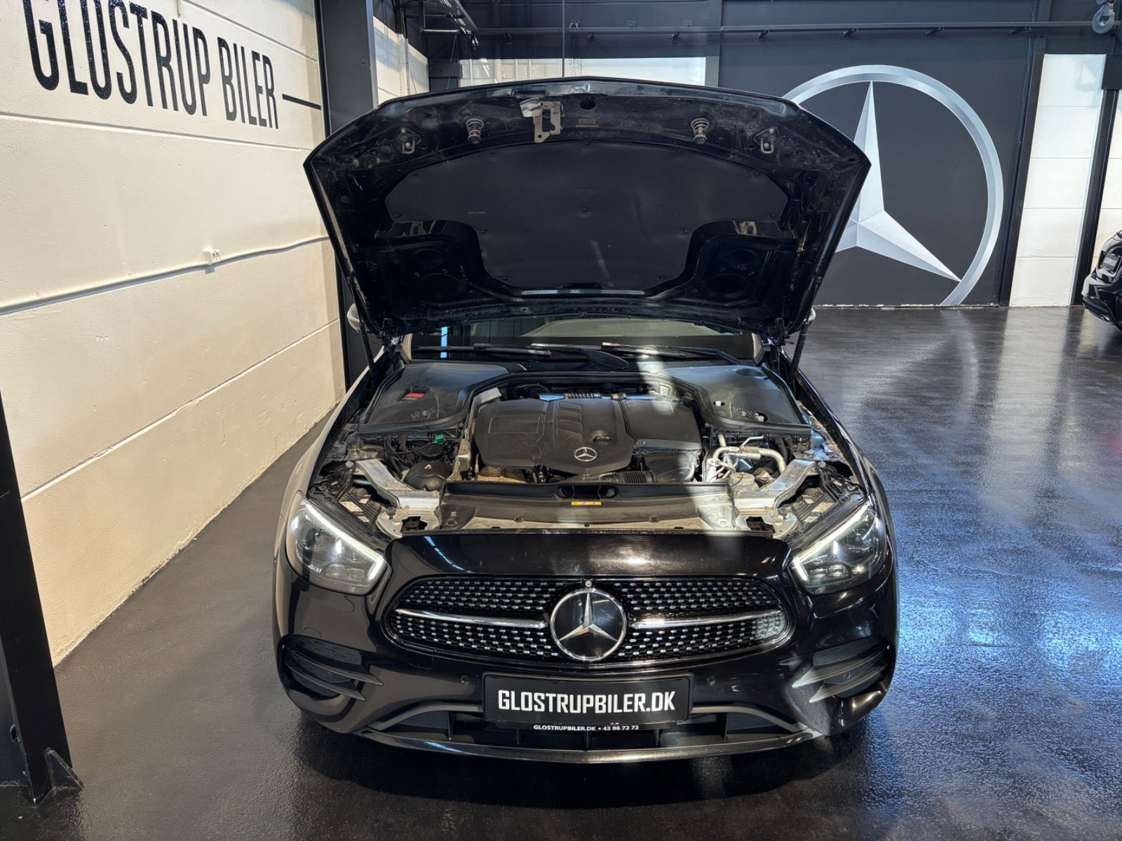 Sort Mercedes E300 de fra 2021