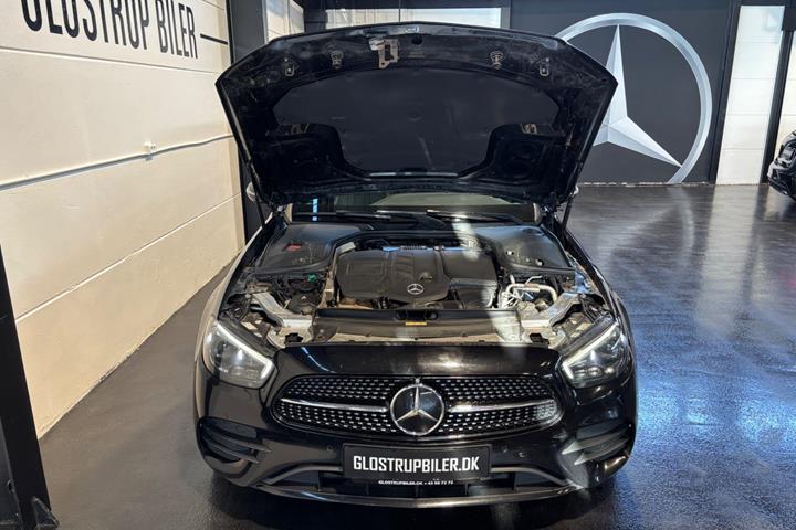 Sort Mercedes E300 de fra 2021