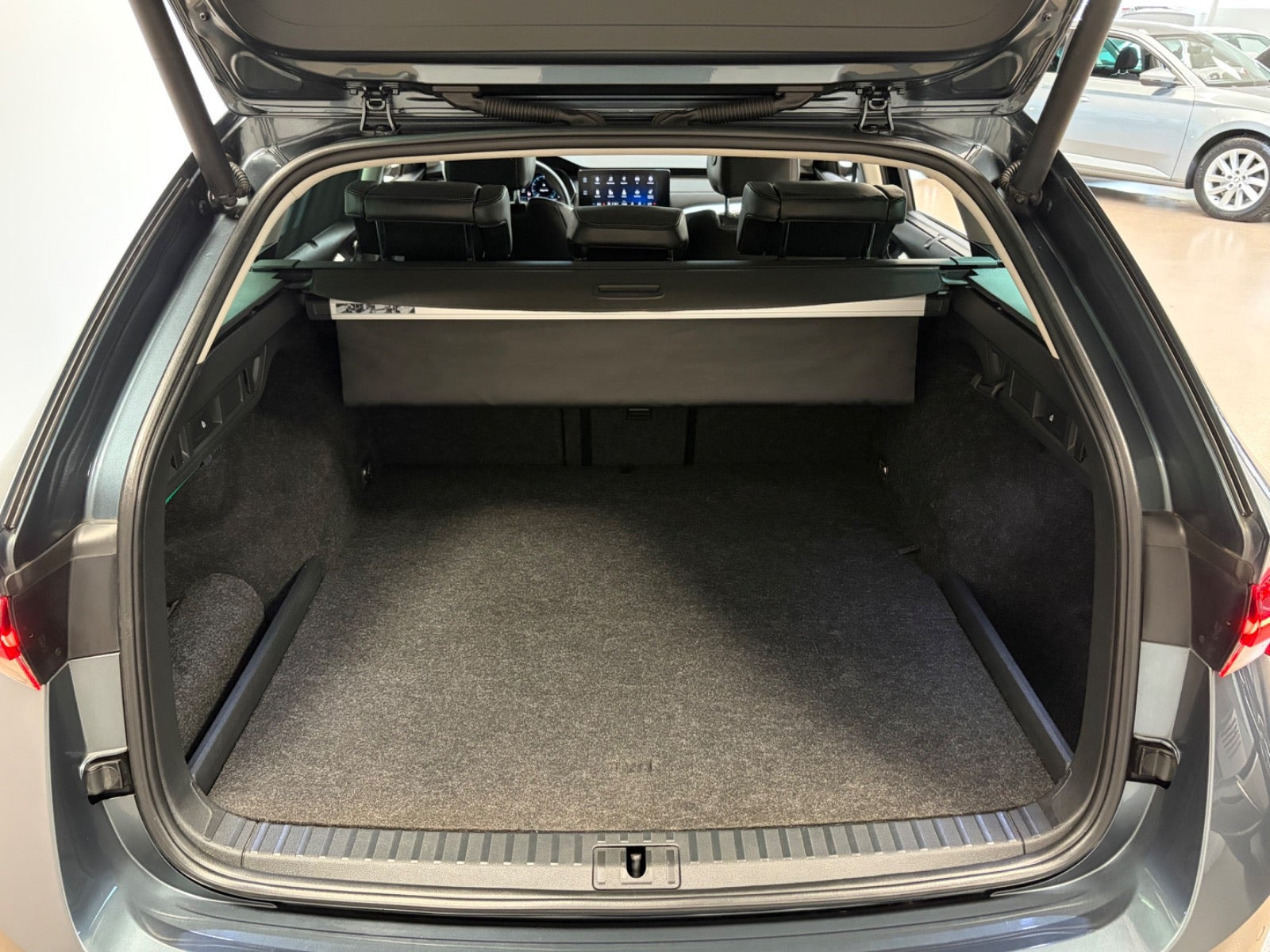 Grå Skoda Octavia fra 2020