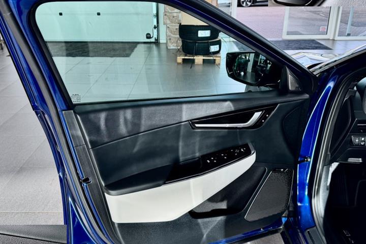 Blå Kia EV6 fra 2024