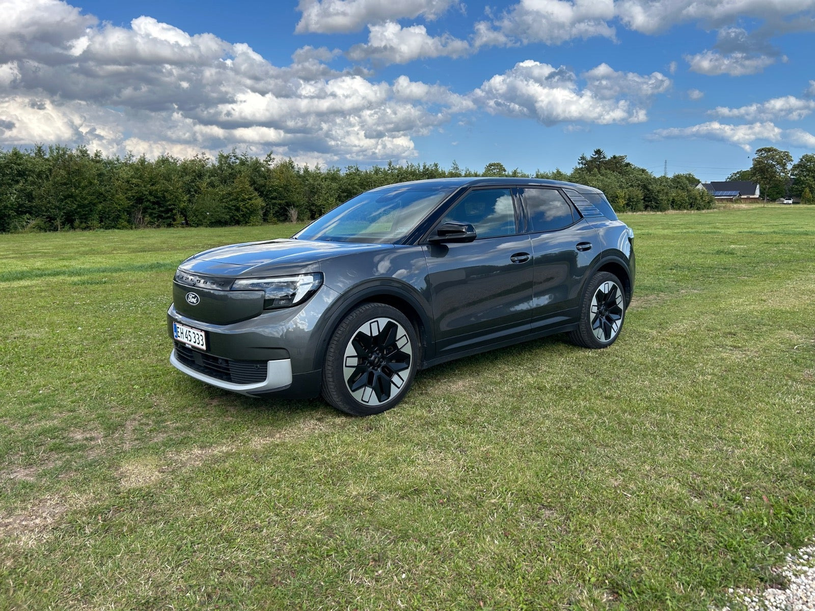 Ford Explorer 77 Premium Extended Range