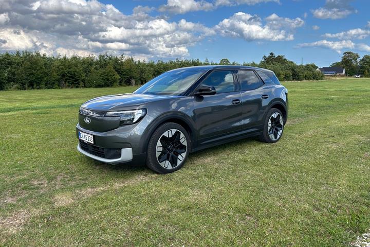 Grå Ford Explorer fra 2025