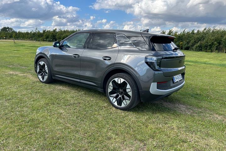 Grå Ford Explorer fra 2025
