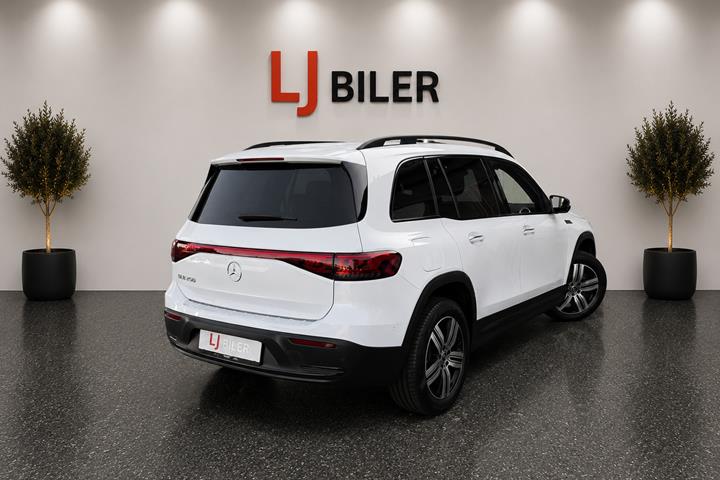 Hvid Mercedes EQB250 fra 2022