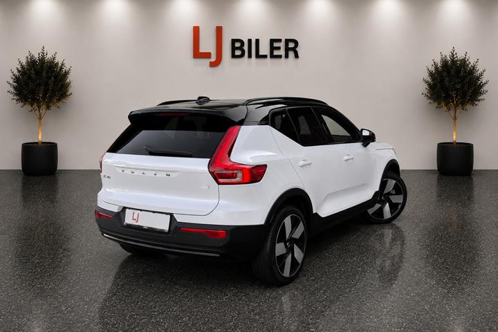 Hvid Volvo XC40 fra 2023
