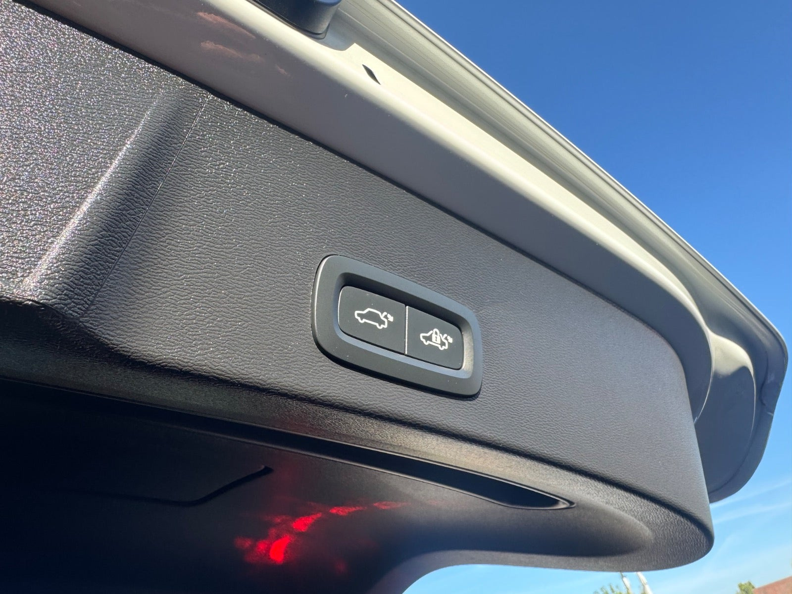 Hvid Volvo XC40 fra 2023