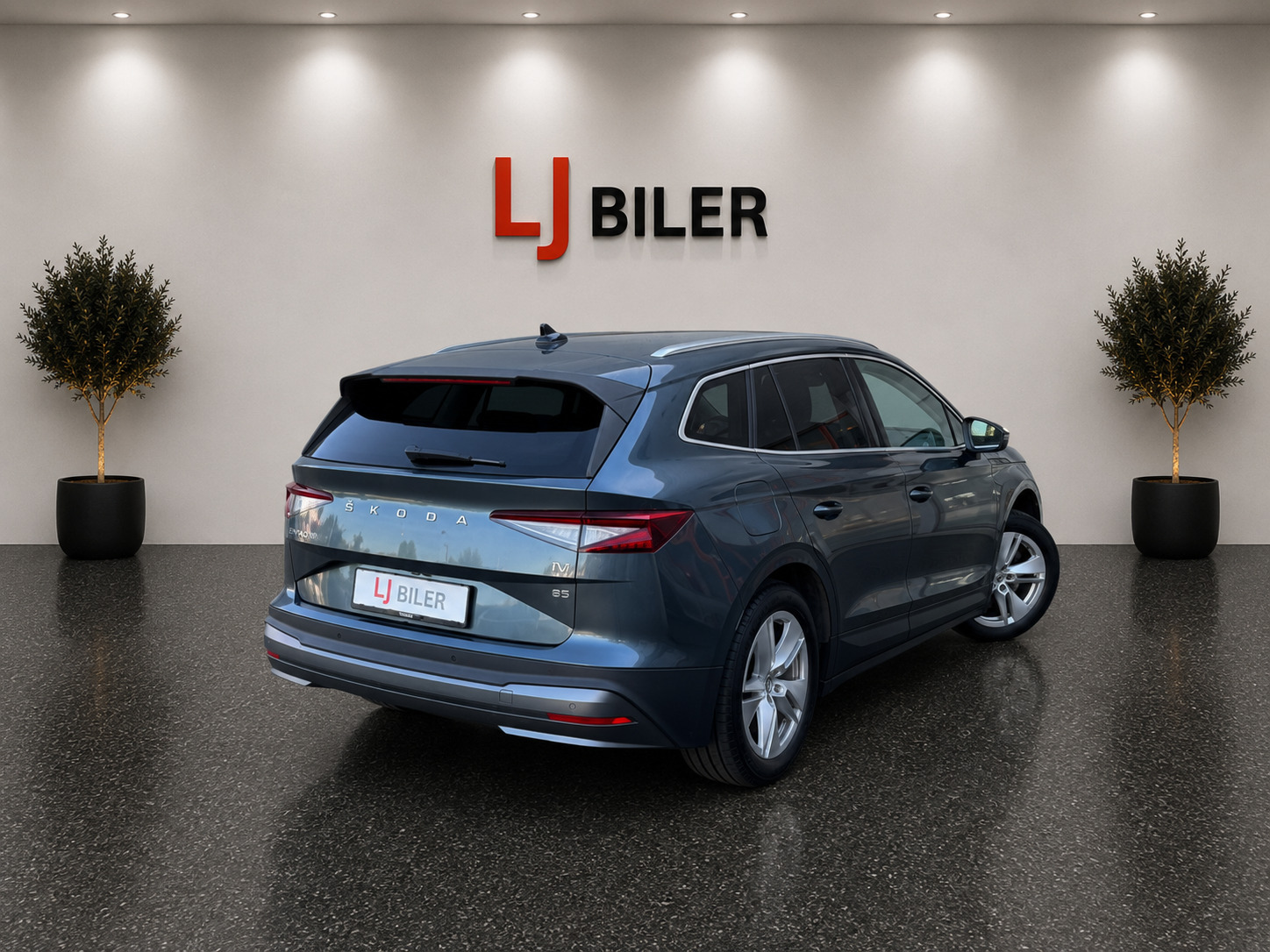 Grå Skoda Enyaq fra 2021