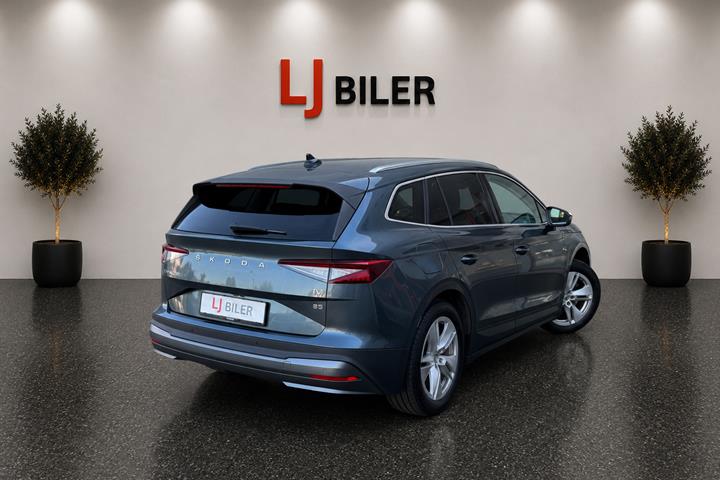 Grå Skoda Enyaq fra 2021