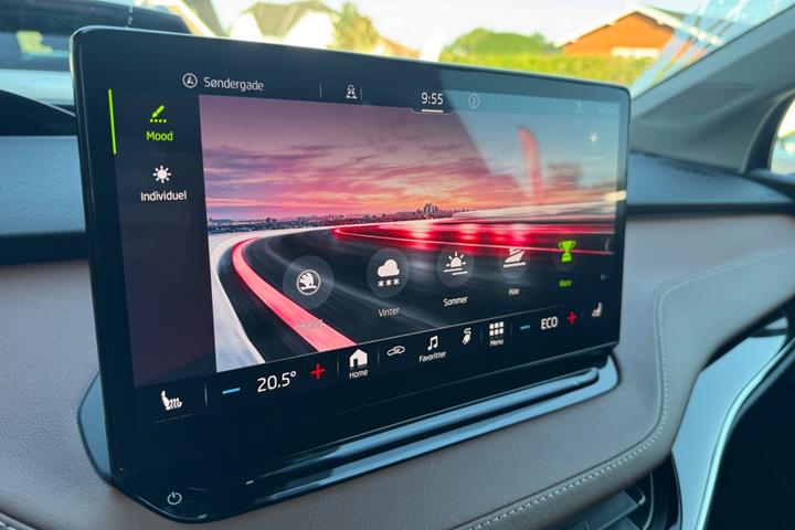 Grå Skoda Enyaq fra 2021