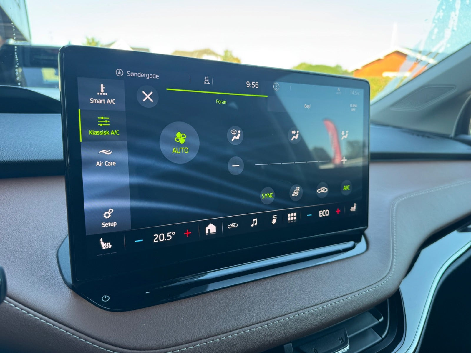 Grå Skoda Enyaq fra 2021