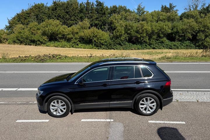 Sort VW Tiguan fra 2018