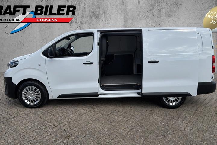 Hvid Toyota ProAce fra 2022
