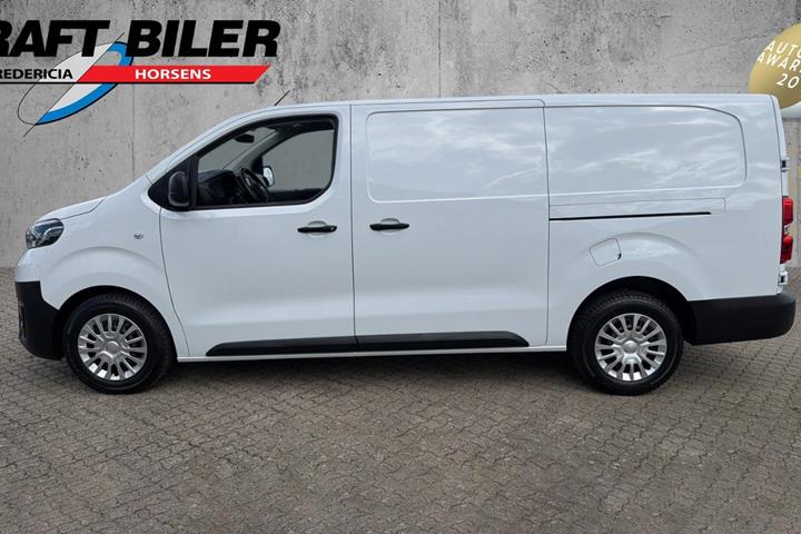 Hvid Toyota ProAce fra 2022