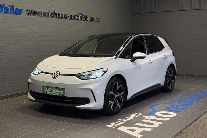 Hvid VW ID.3 fra 2024 set udefra