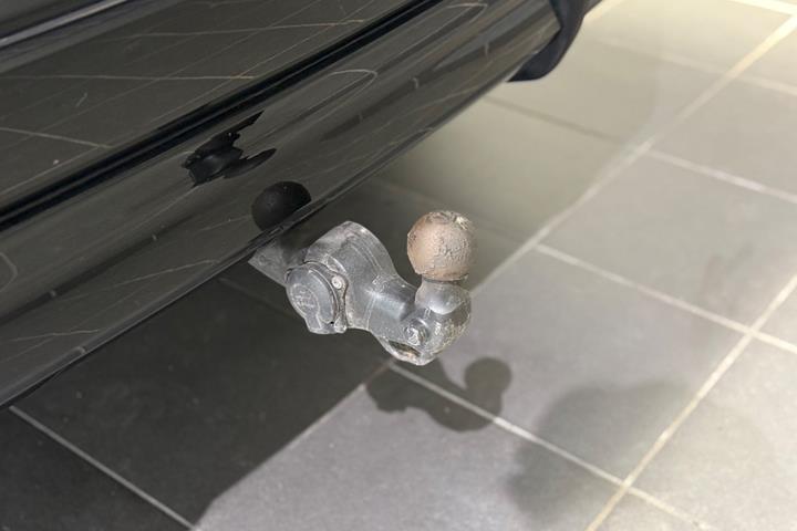 Grå Audi Q6 e-tron fra 2025
