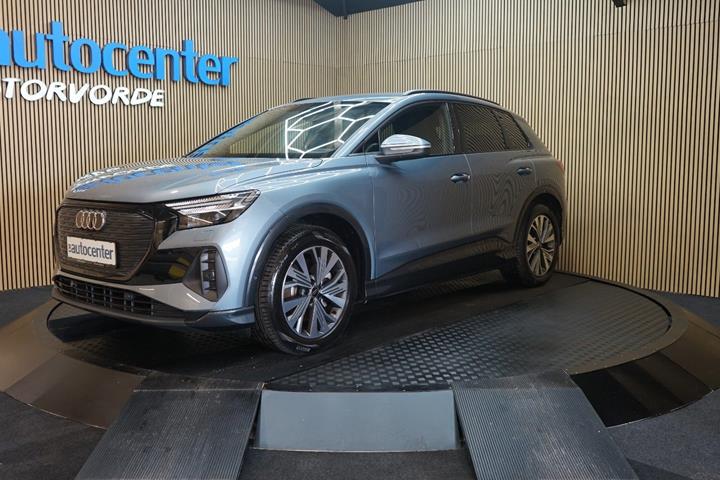Grå Audi Q4 e-tron fra 2023