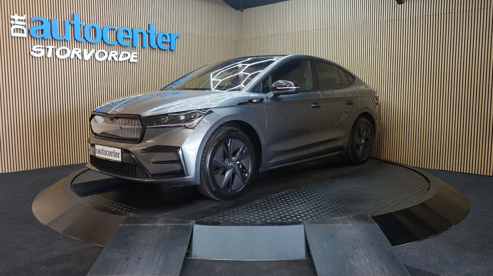 Grå Skoda Enyaq fra 2025