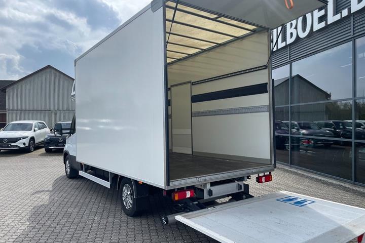 Hvid Iveco Daily fra 2025