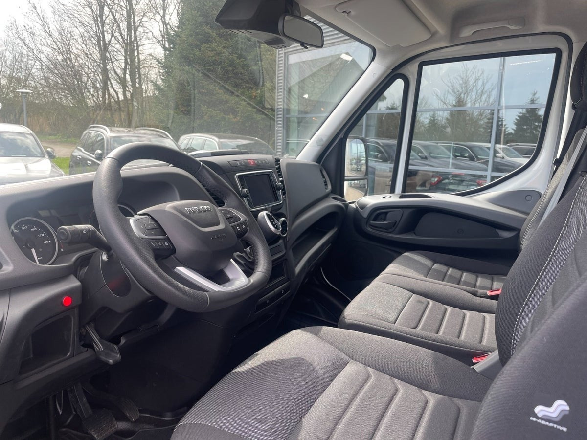 Hvid Iveco Daily fra 2025