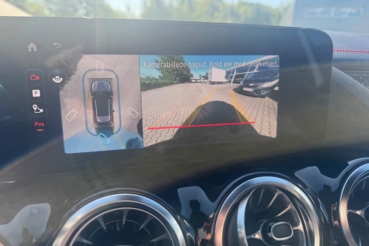 Hvid Mercedes EQA250+ fra 2024