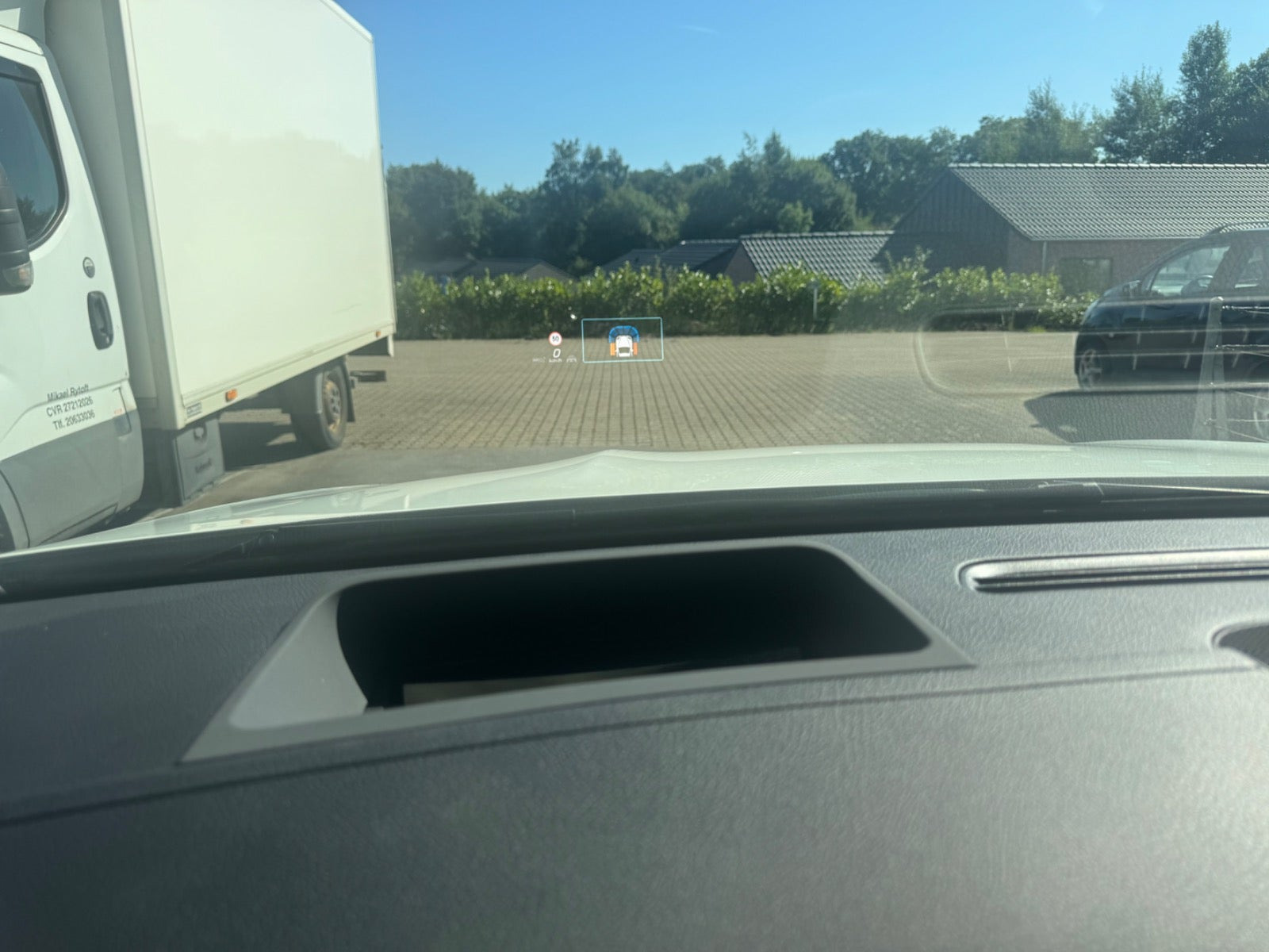 Hvid Mercedes EQA250+ fra 2024