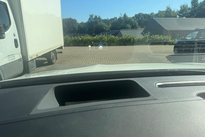 Hvid Mercedes EQA250+ fra 2024