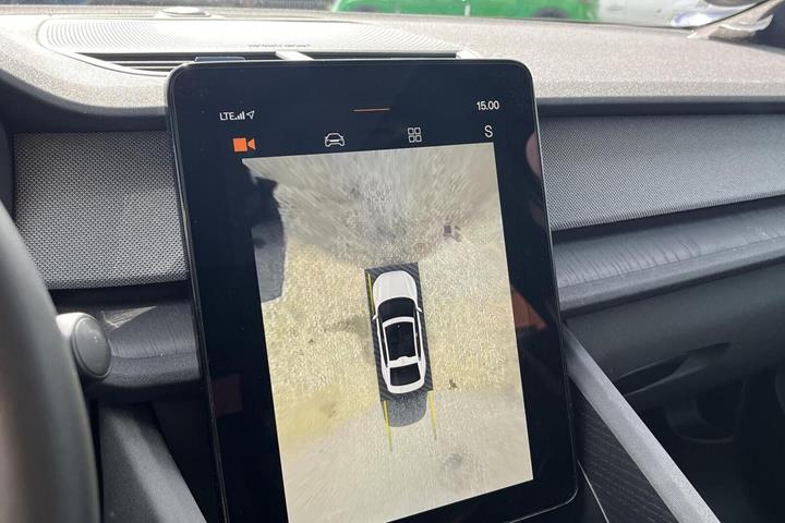 Sort Polestar 2 fra 2024