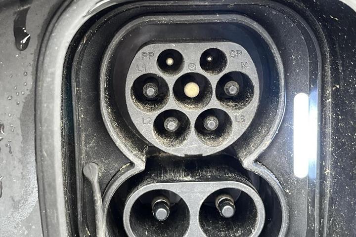 Sort Polestar 2 fra 2024