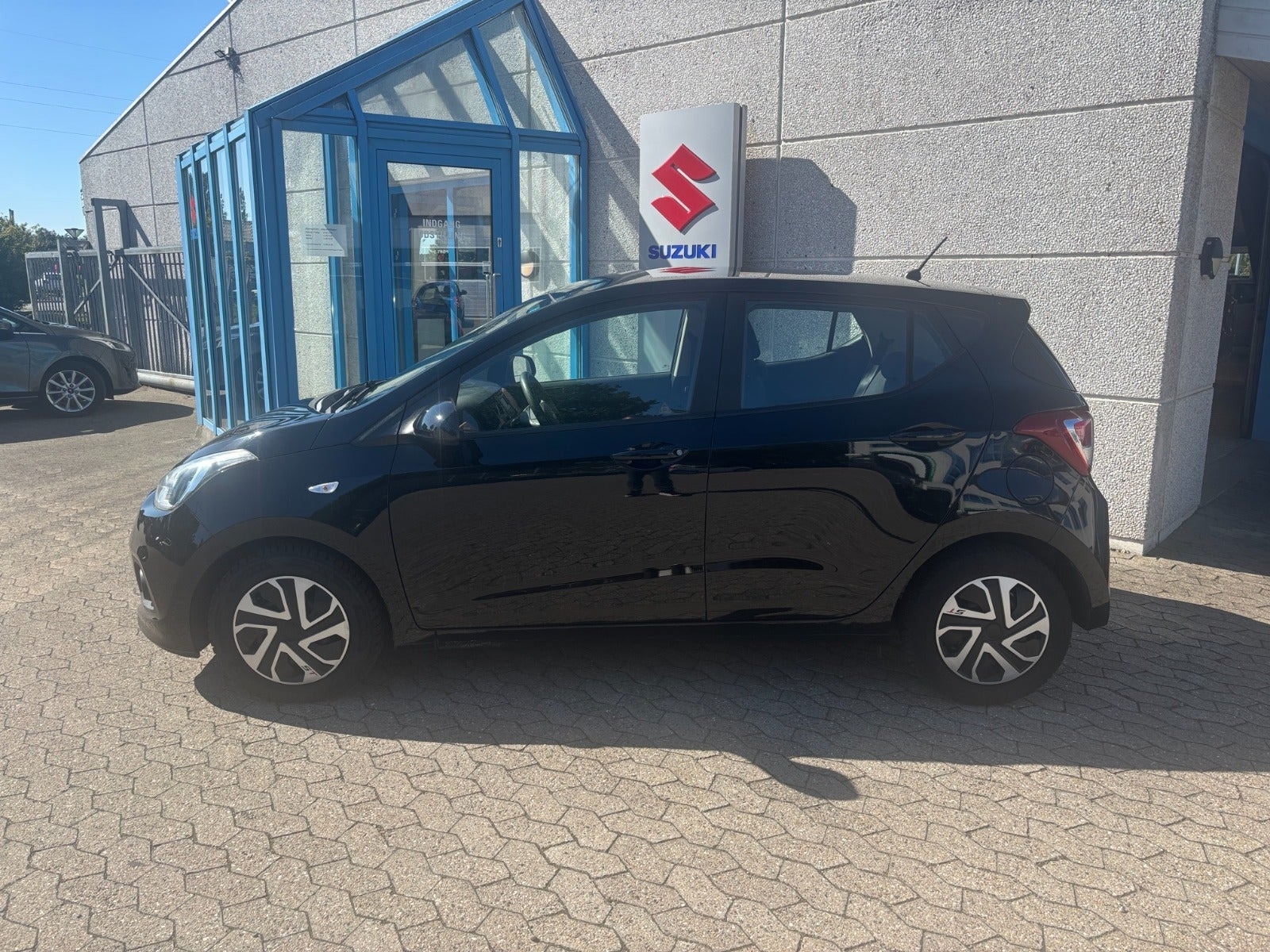 Sort Hyundai i10 fra 2015