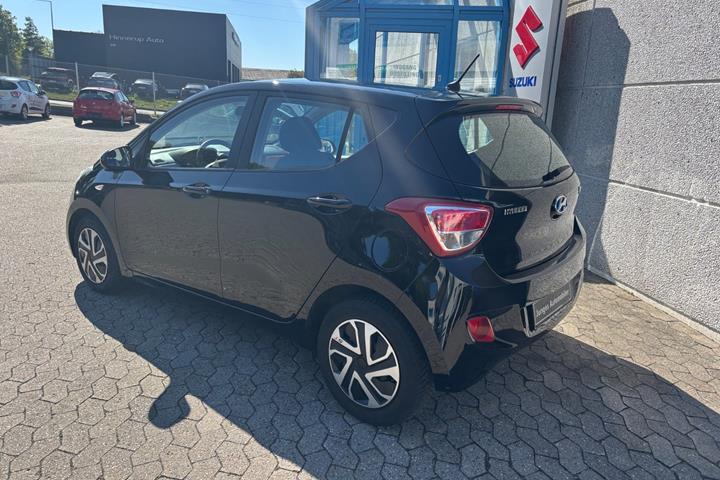 Sort Hyundai i10 fra 2015