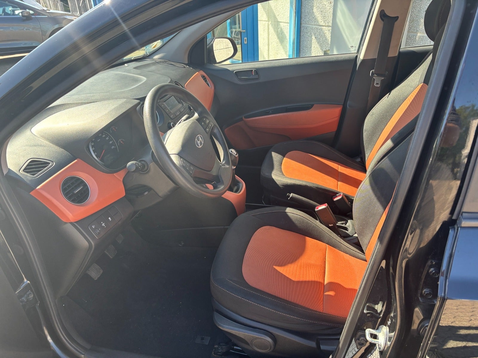 Sort Hyundai i10 fra 2015