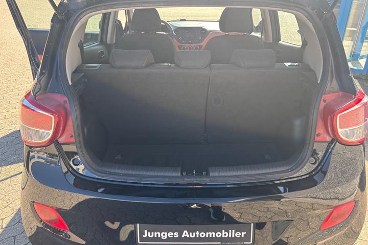 Sort Hyundai i10 fra 2015