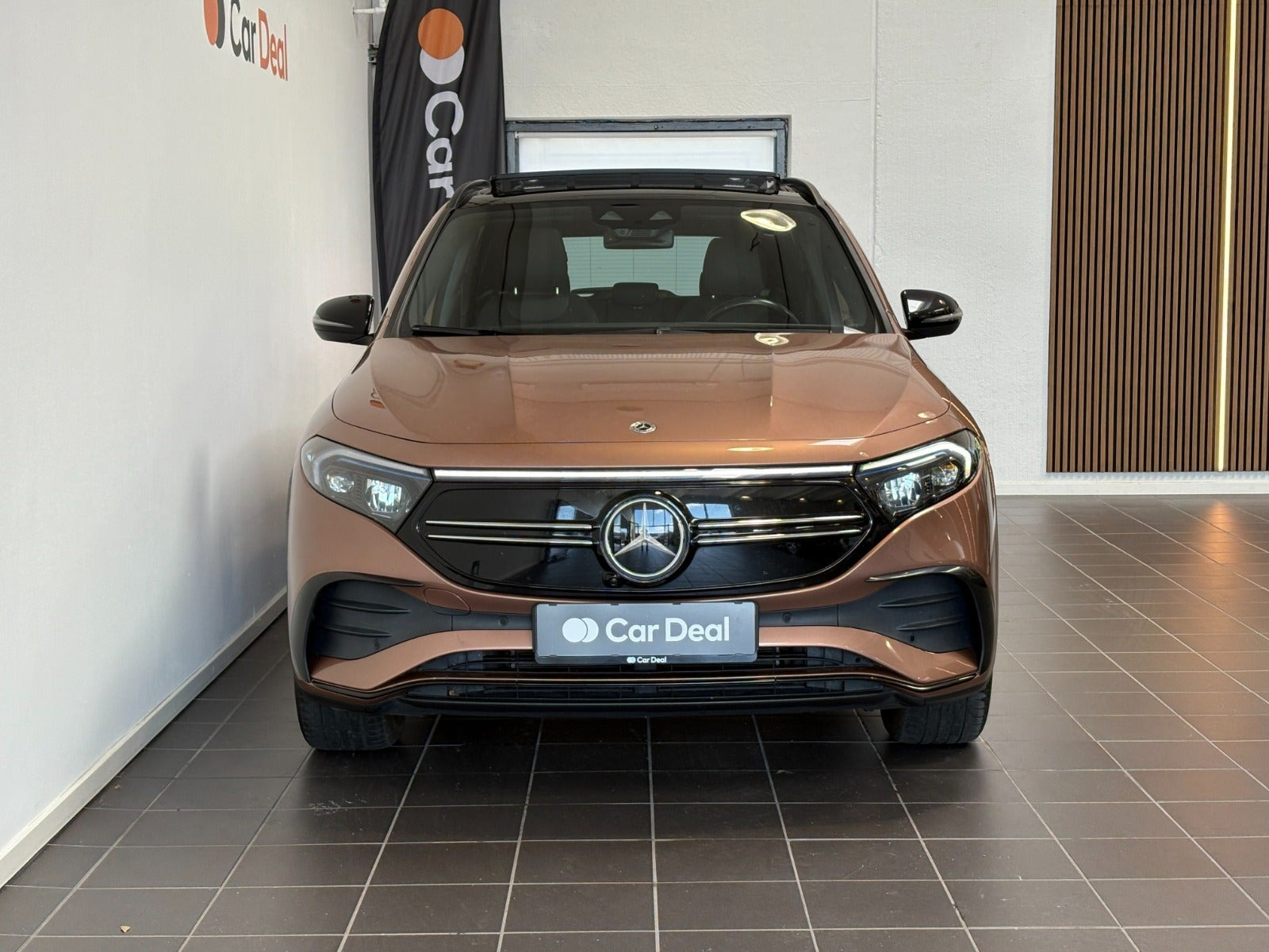 Bronze Mercedes EQA250+ fra 2023