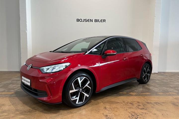 Rød VW ID.3 fra 2024 set udefra