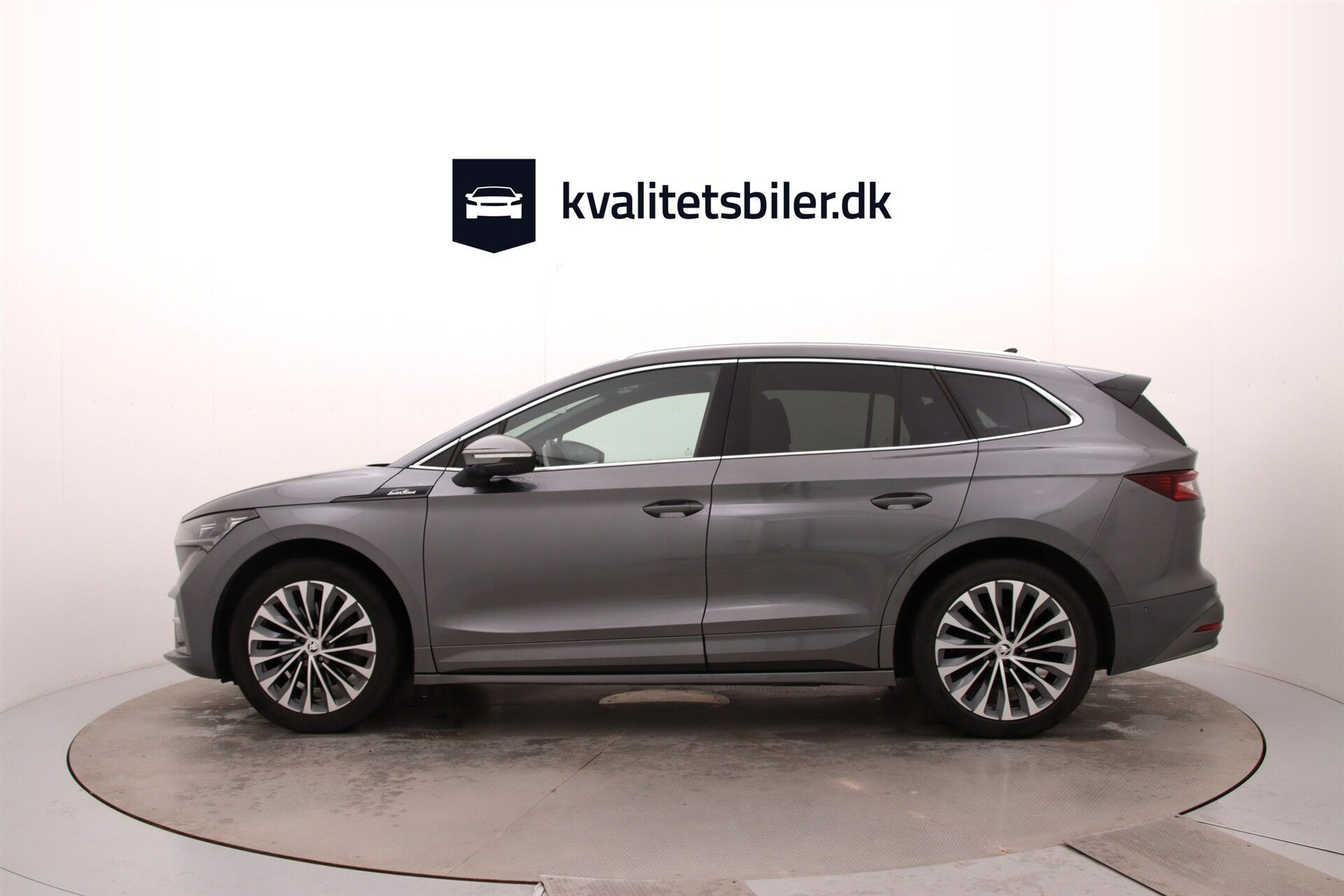 Grå Skoda Enyaq fra 2024