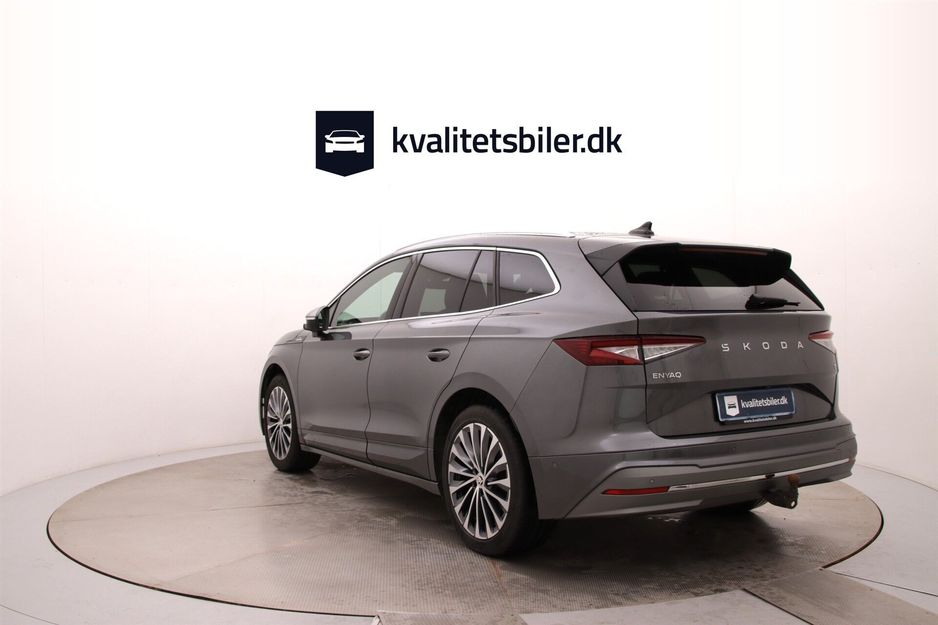 Grå Skoda Enyaq fra 2024
