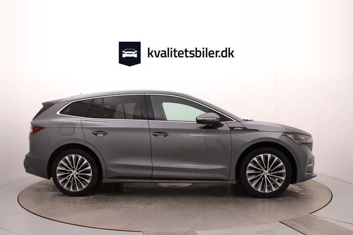 Grå Skoda Enyaq fra 2024