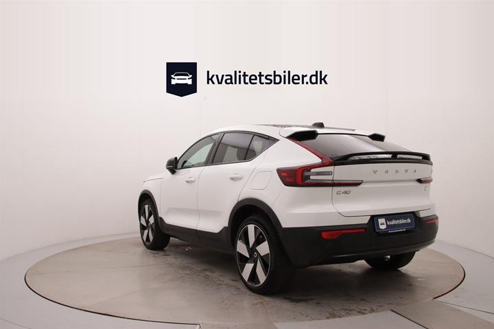 Hvid Volvo C40 fra 2023