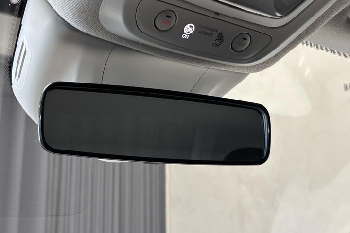 Hvid Fiat 500e fra 2023