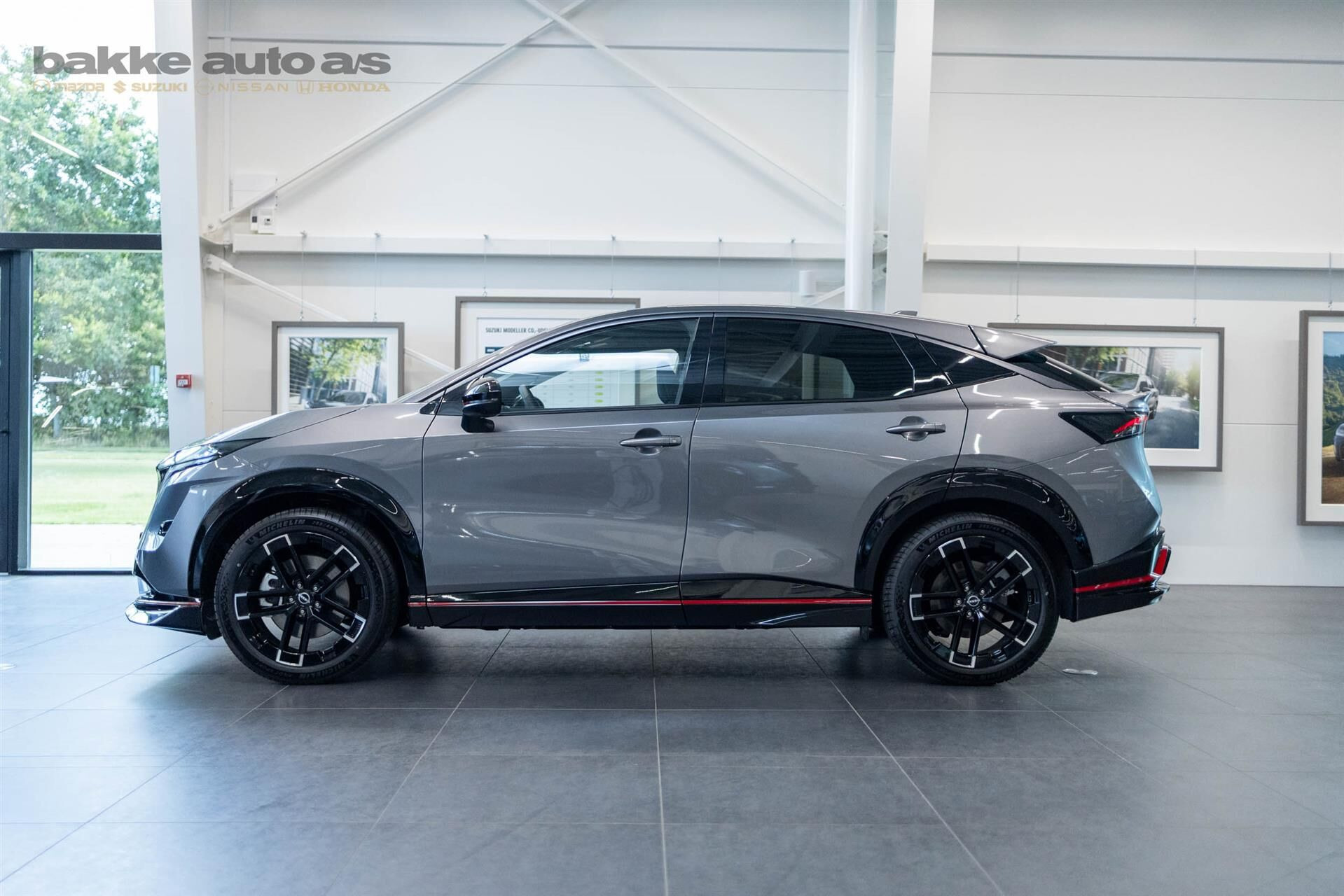 Grå Nissan Ariya fra 2026