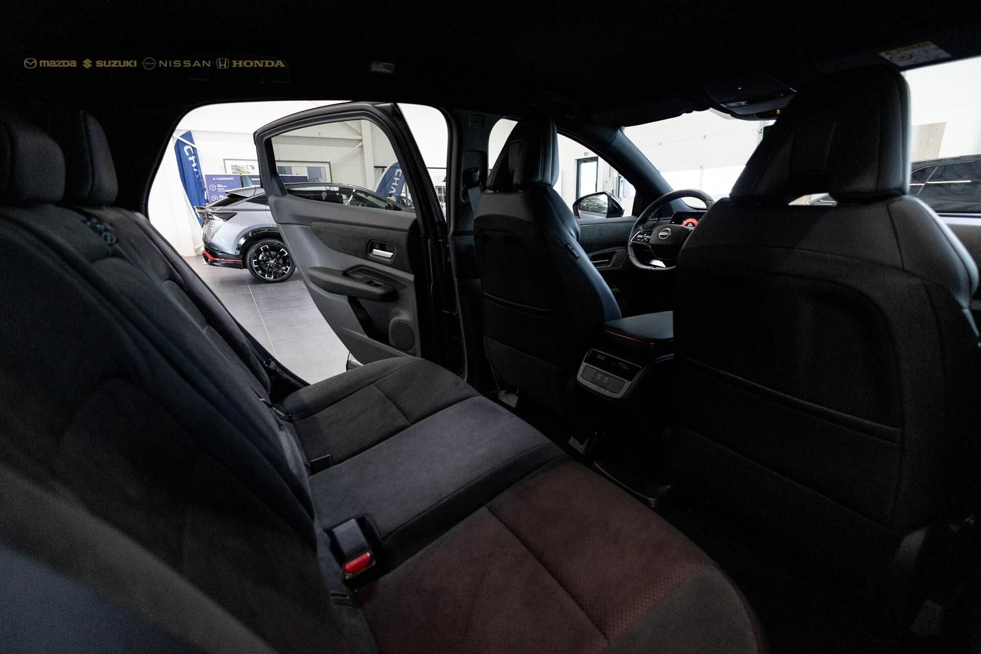 Grå Nissan Ariya fra 2026